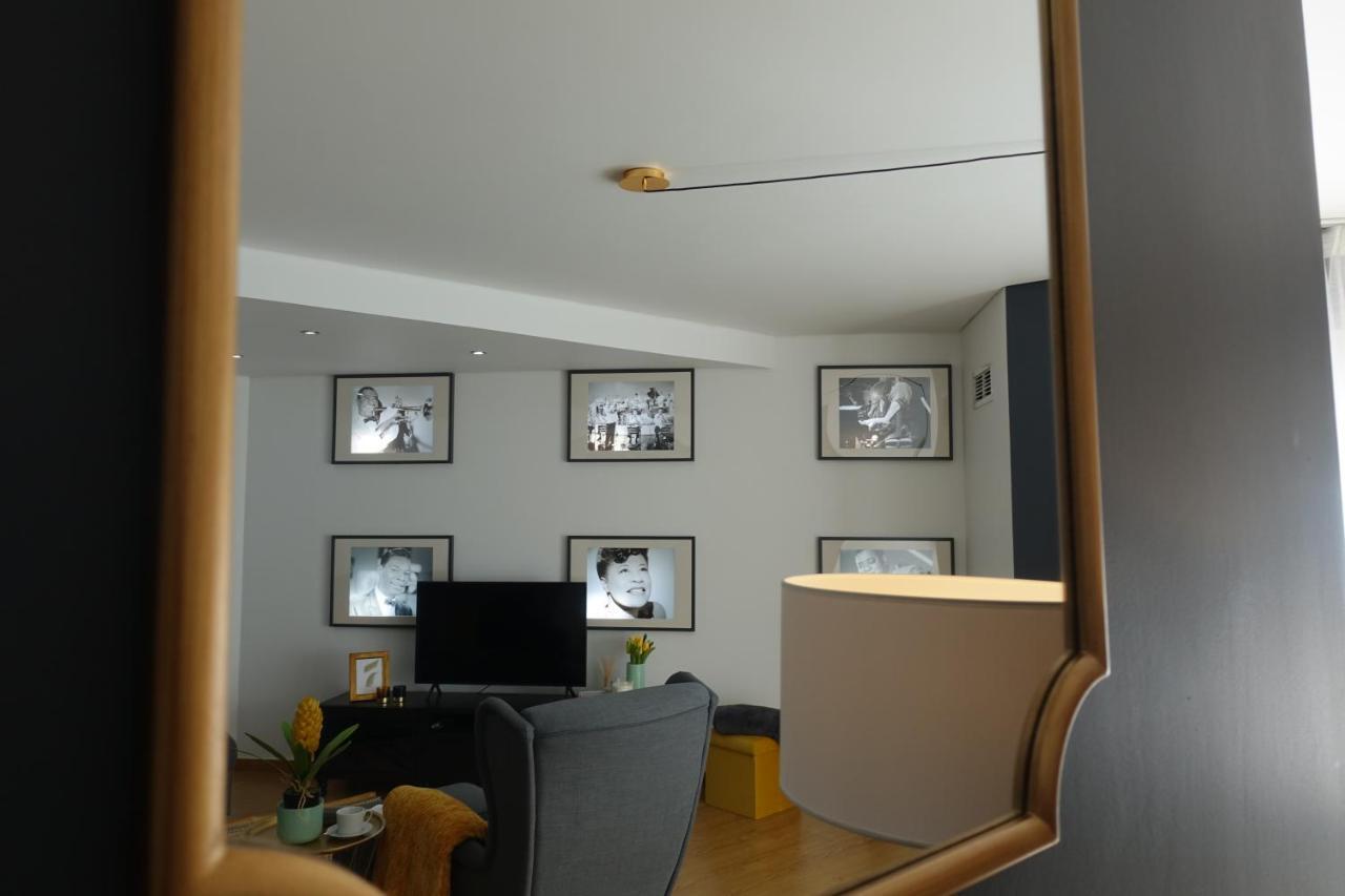Em-Charming Apartment ปอนตาเดลกาดา ภายนอก รูปภาพ