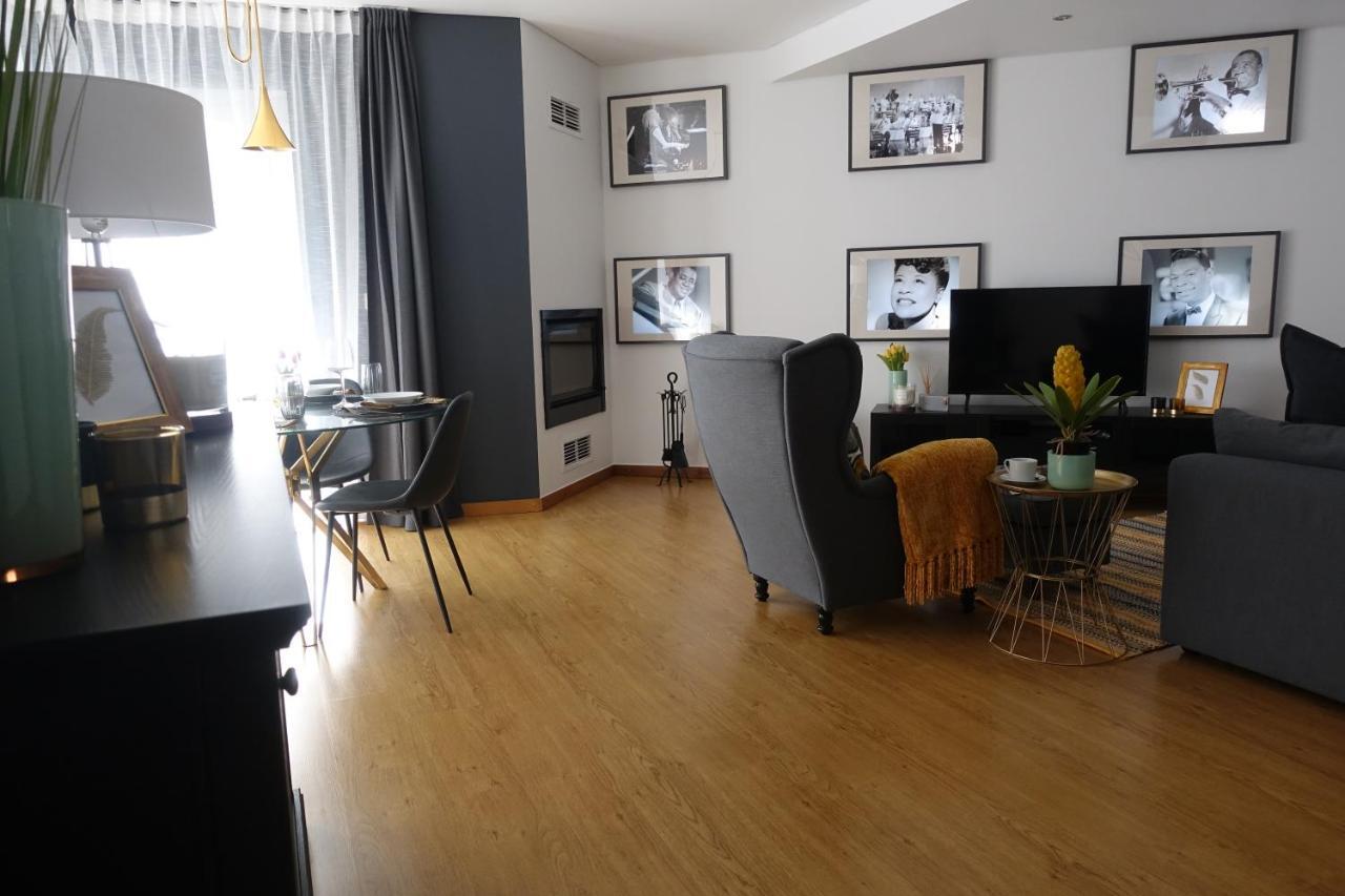Em-Charming Apartment ปอนตาเดลกาดา ภายนอก รูปภาพ